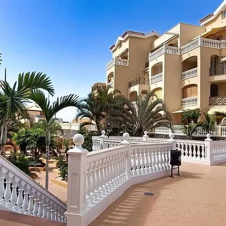 Tropical Serenity Pool Cristianos * לוס כריסטיאנוס