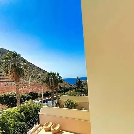 Tropical Serenity Pool Cristianos *